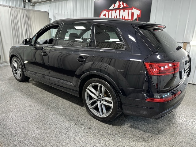 Vehicle image 5 of 34