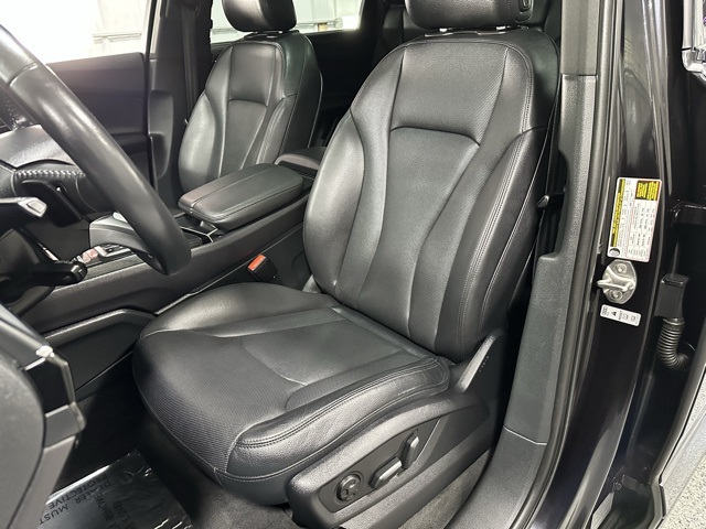 Vehicle image 26 of 34