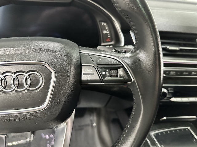 Vehicle image 19 of 34