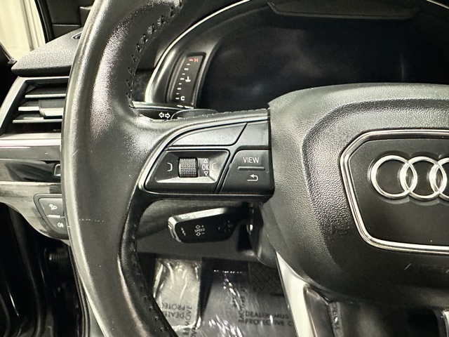 Vehicle image 20 of 34