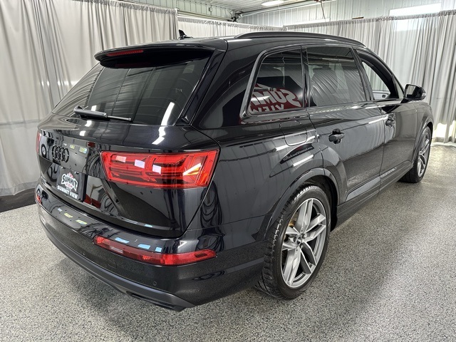 Vehicle image 4 of 34