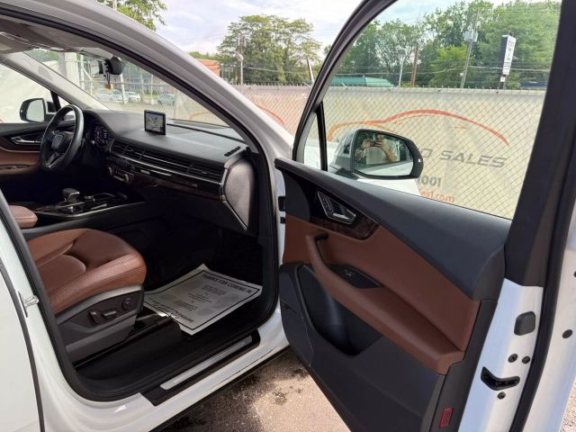Vehicle image 37 of 55