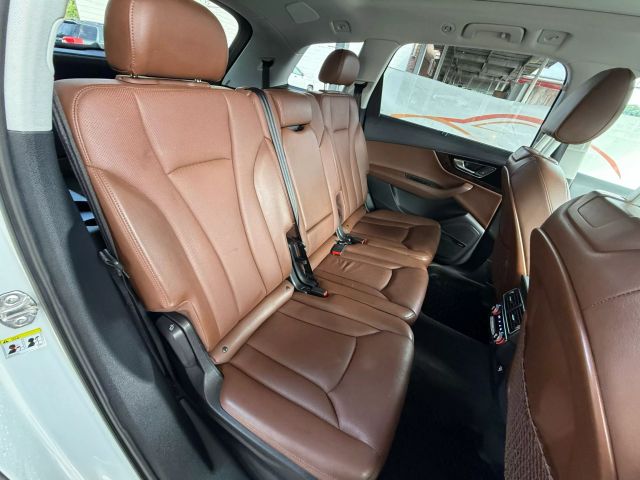 Vehicle image 25 of 55