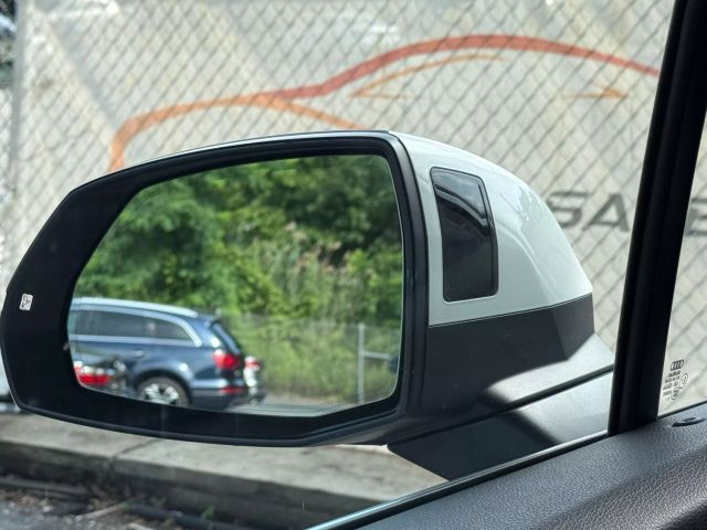 Vehicle image 53 of 55