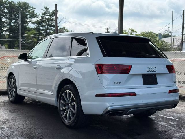 Vehicle image 11 of 55