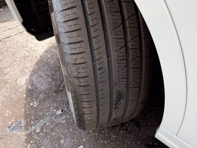 Vehicle image 21 of 55