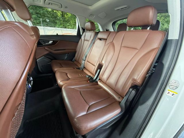 Vehicle image 27 of 55