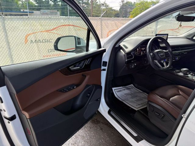 Vehicle image 36 of 55