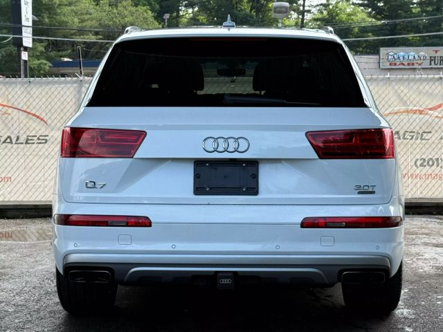 Vehicle image 9 of 55