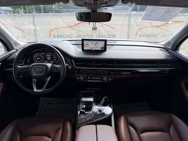 Vehicle image 34 of 55
