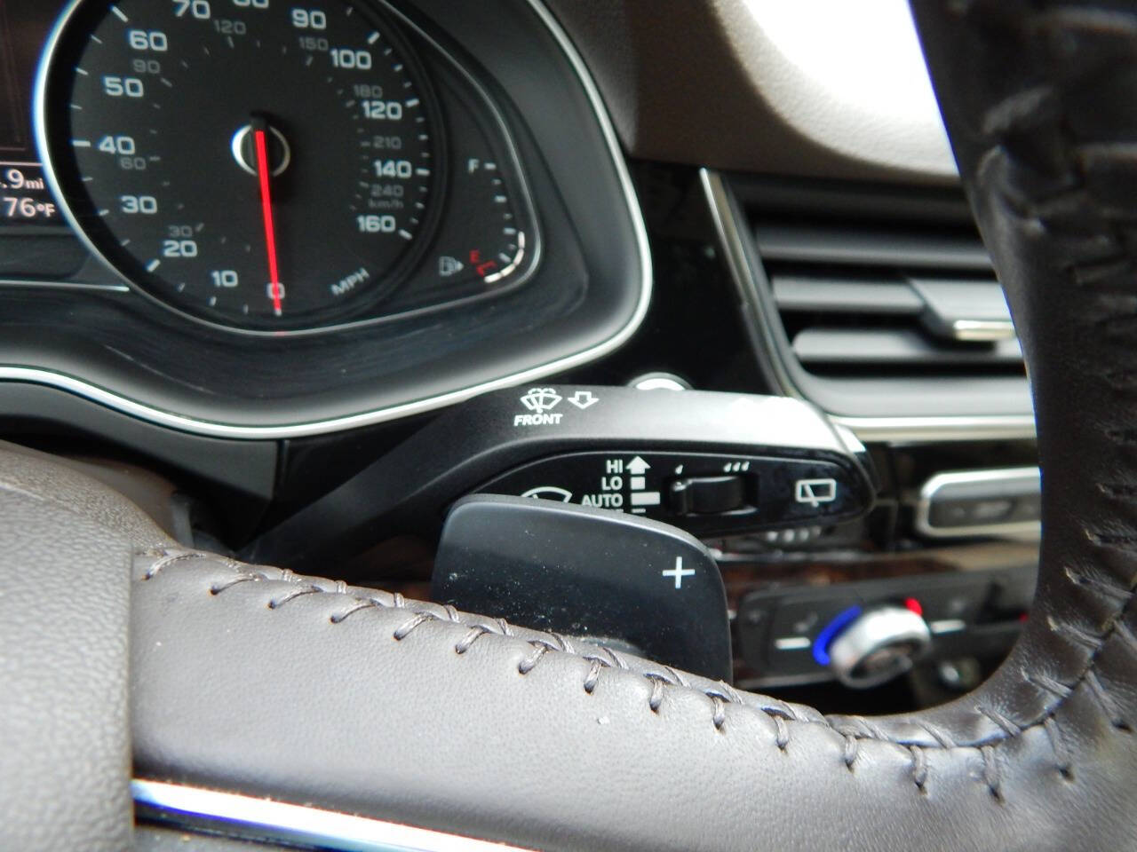 Vehicle image 27 of 59