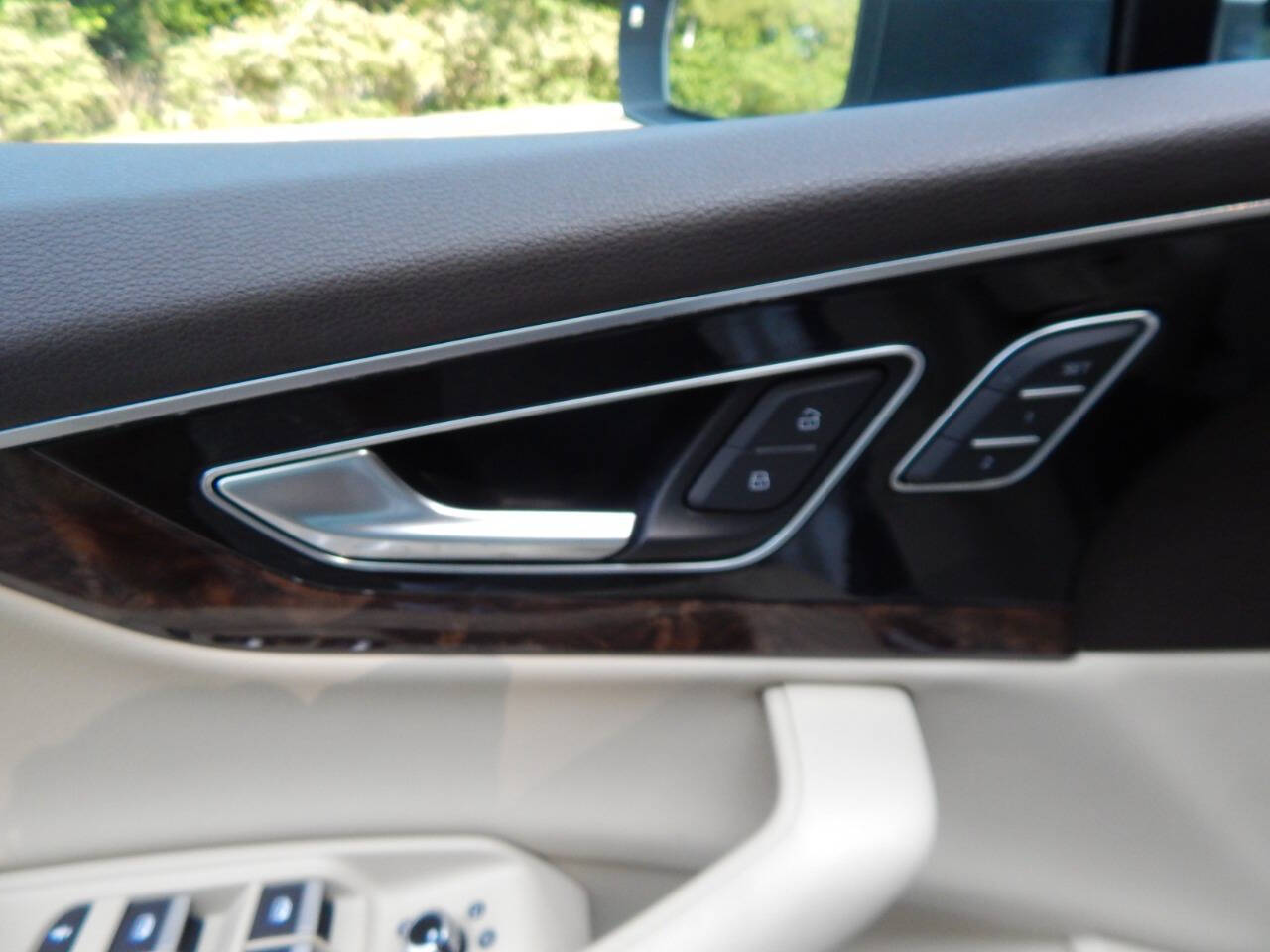 Vehicle image 16 of 59