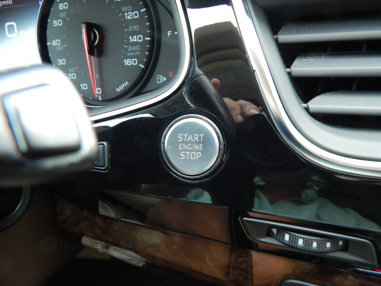 Vehicle image 22 of 59