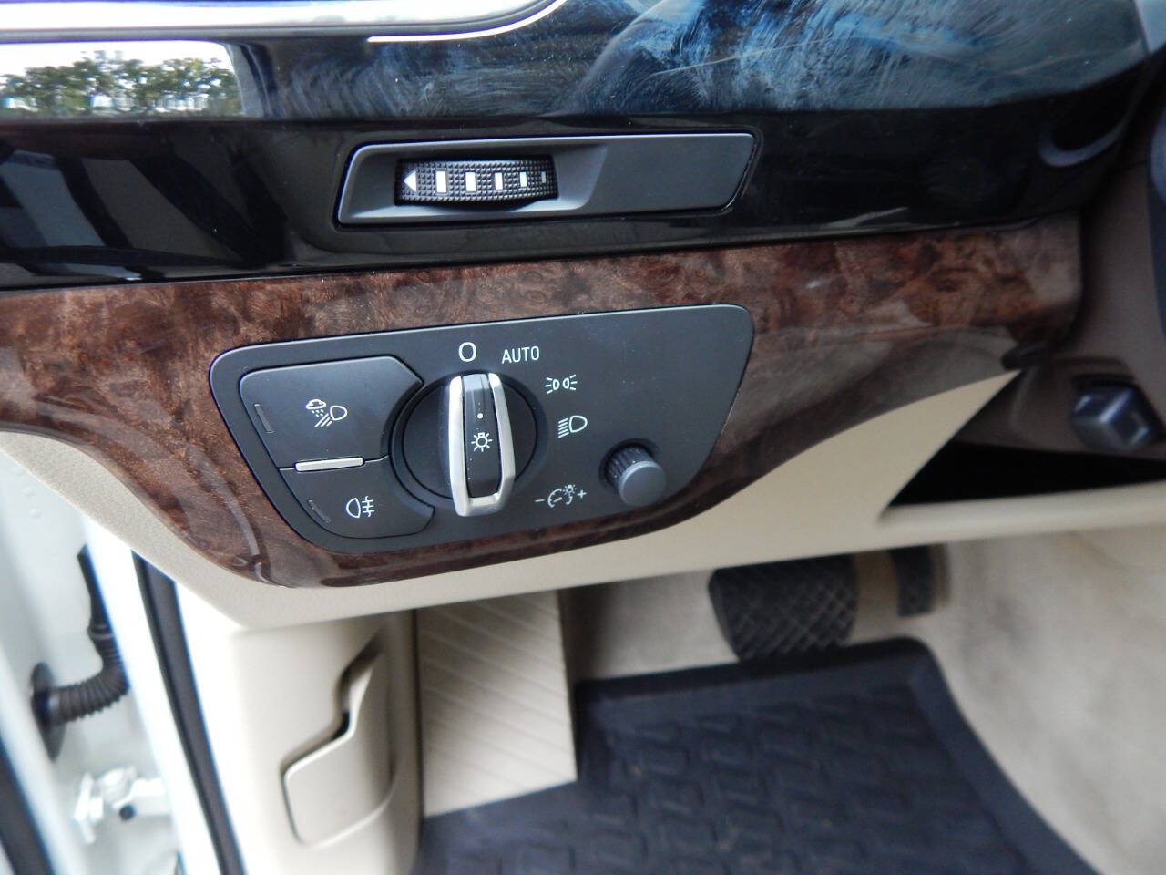 Vehicle image 20 of 59