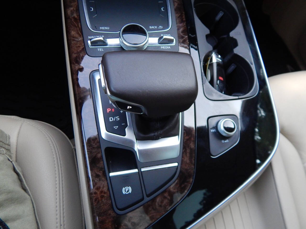 Vehicle image 39 of 59