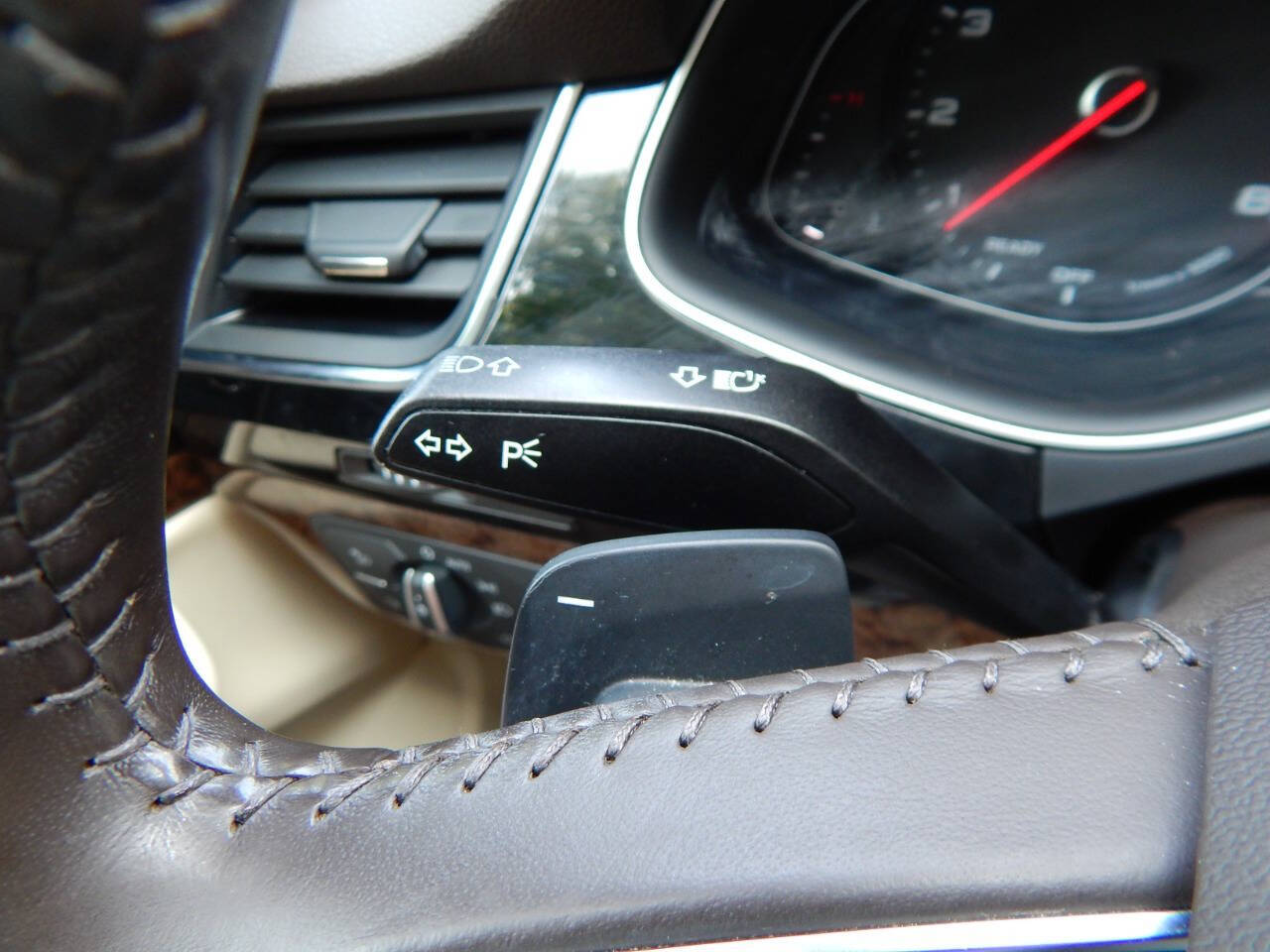 Vehicle image 28 of 59