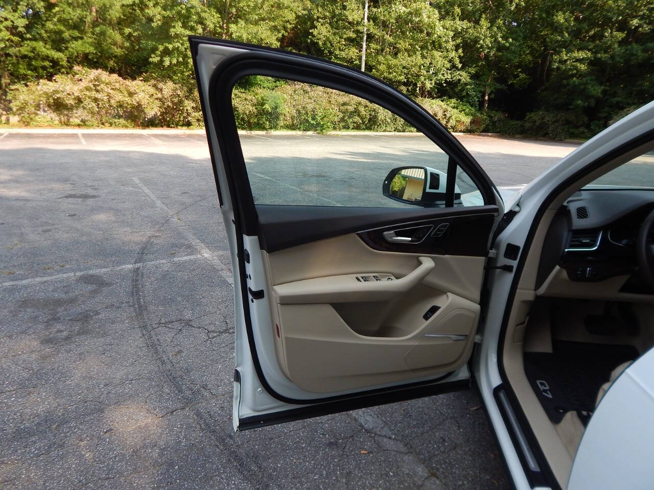 Vehicle image 14 of 59