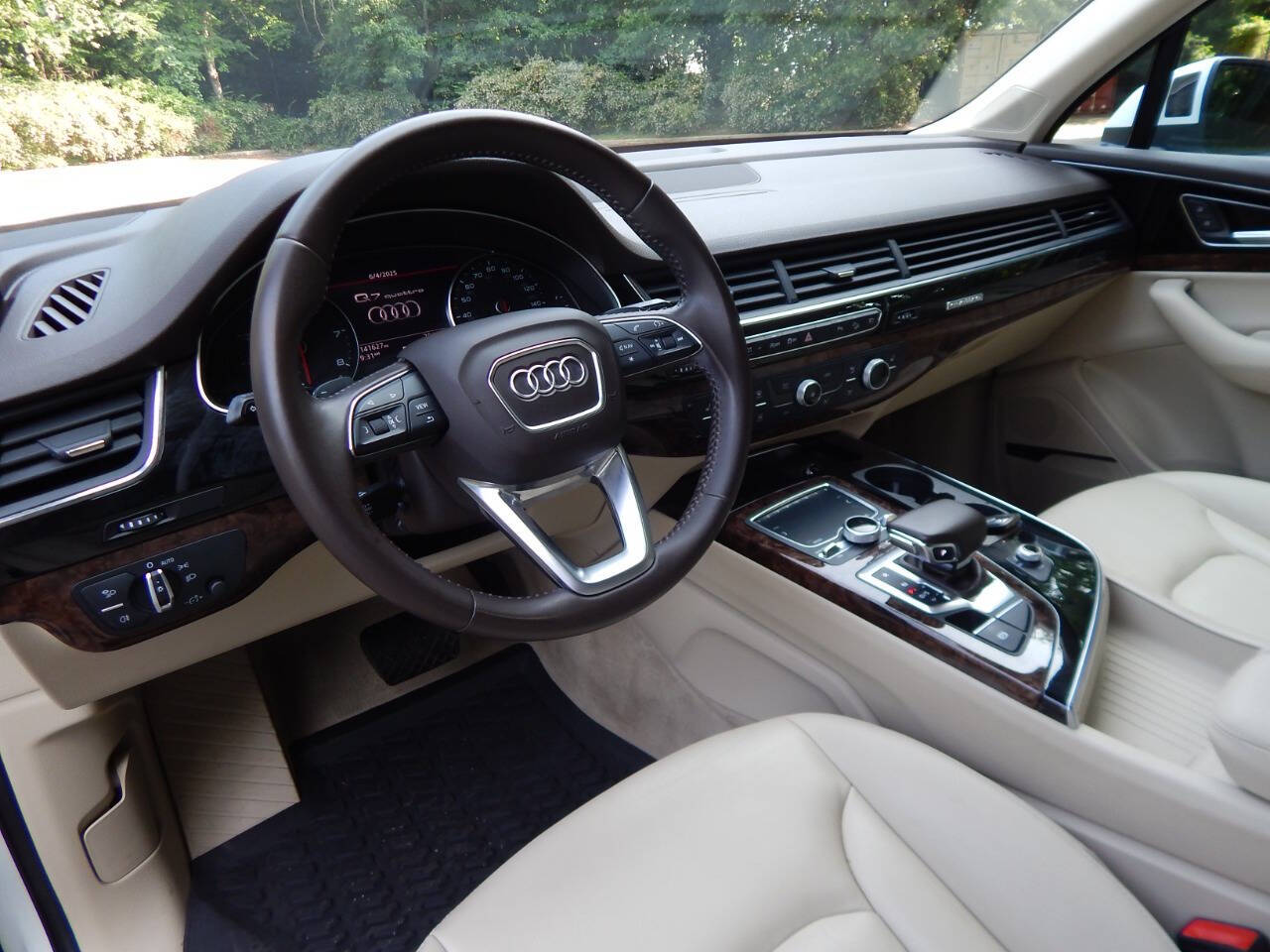 Vehicle image 13 of 59