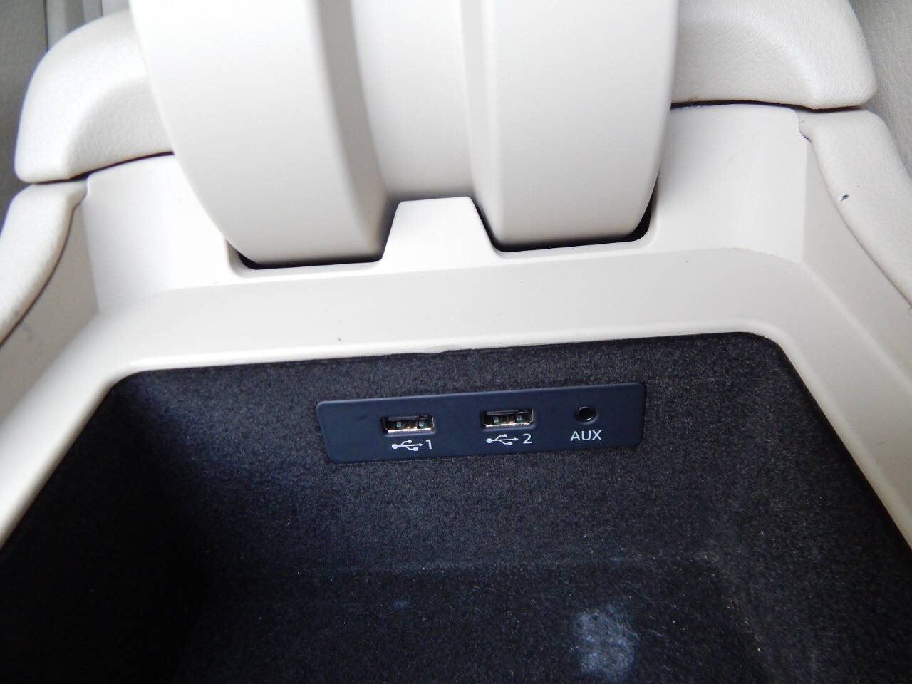 Vehicle image 40 of 59