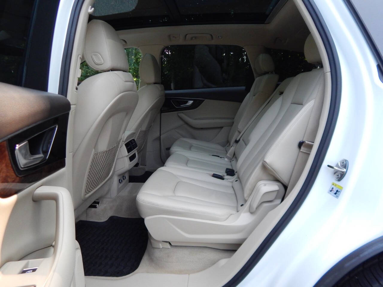 Vehicle image 51 of 59