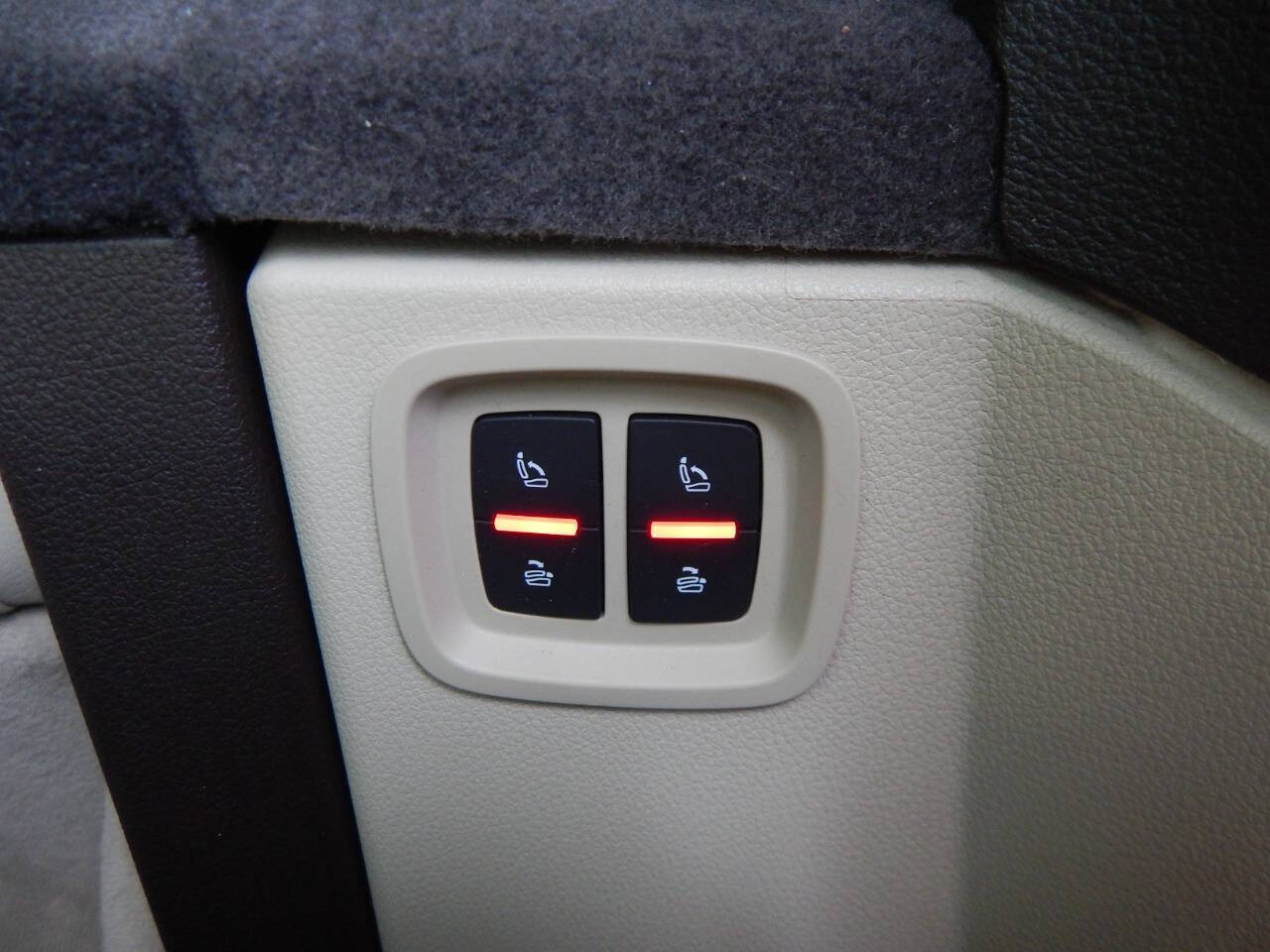 Vehicle image 54 of 59