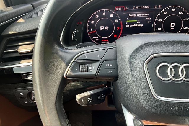 Vehicle image 17 of 34