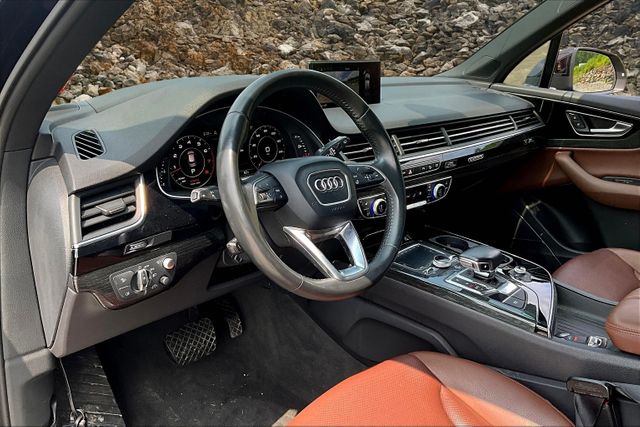 Vehicle image 13 of 34