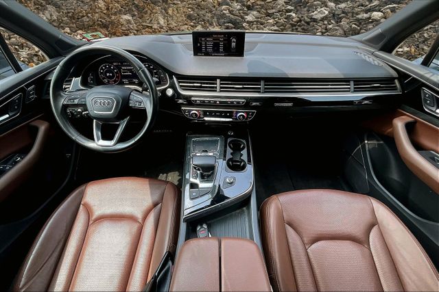 Vehicle image 14 of 34