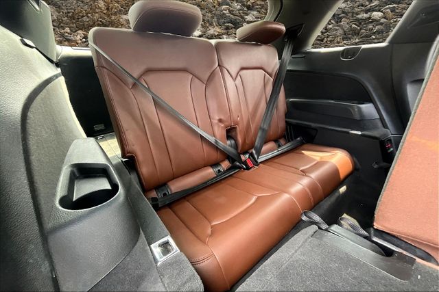 Vehicle image 12 of 34