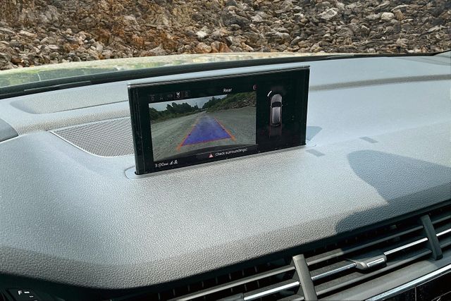 Vehicle image 20 of 34