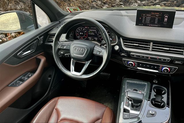 Vehicle image 15 of 34