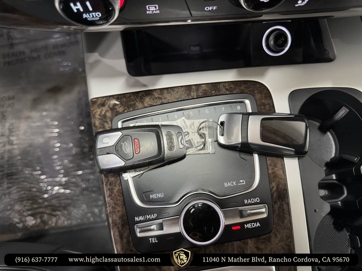 Vehicle image 43 of 52