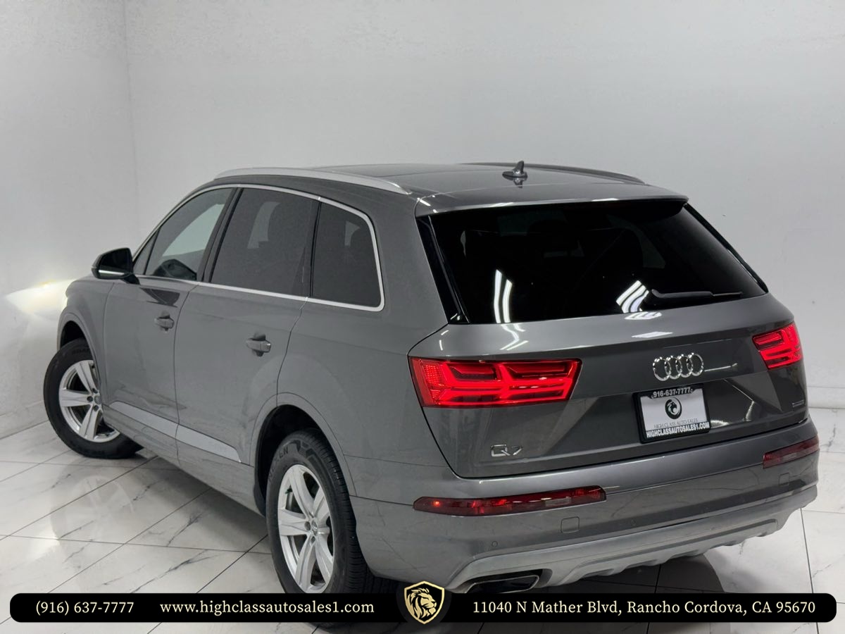 Vehicle image 12 of 52