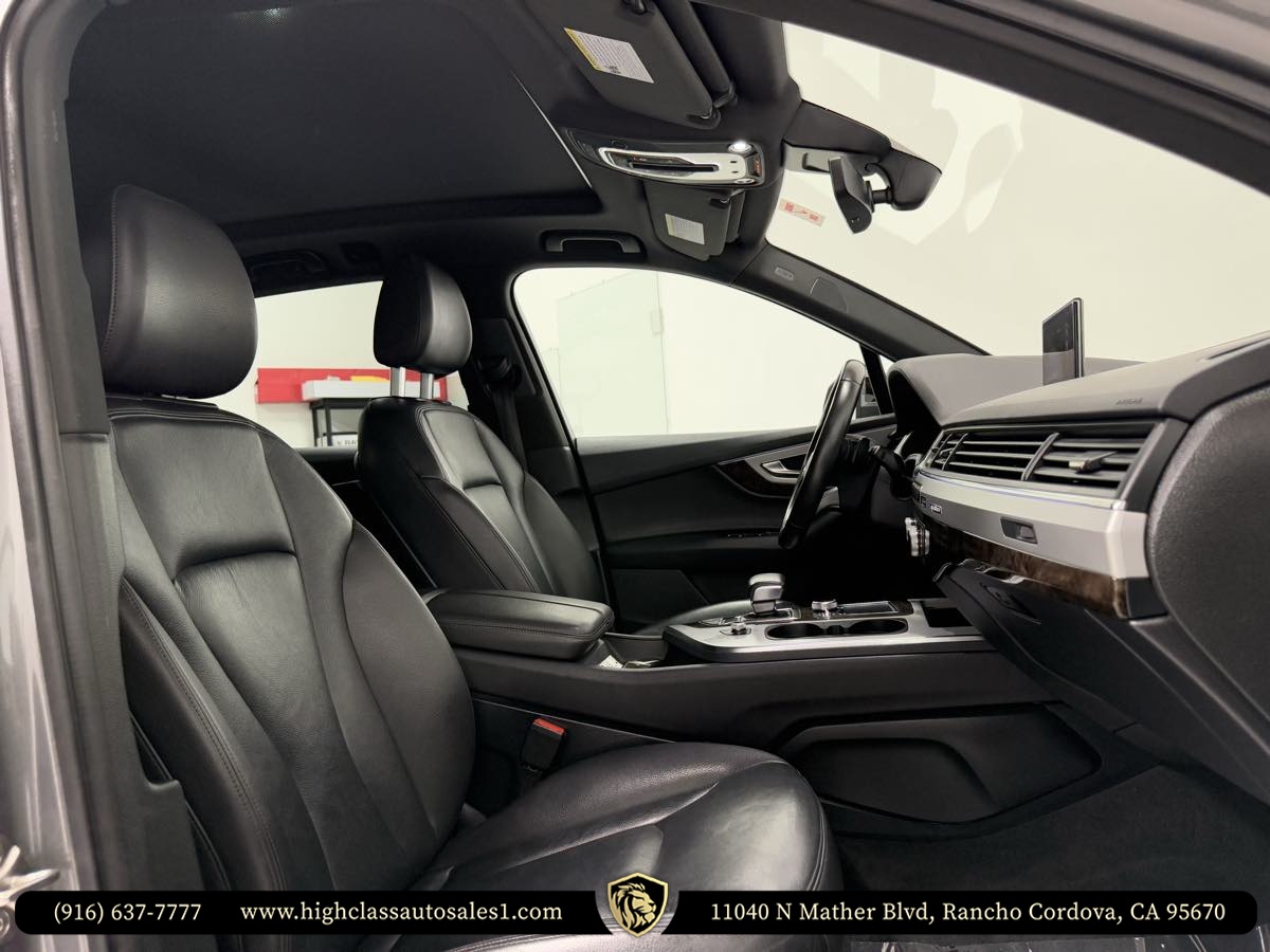 Vehicle image 20 of 52