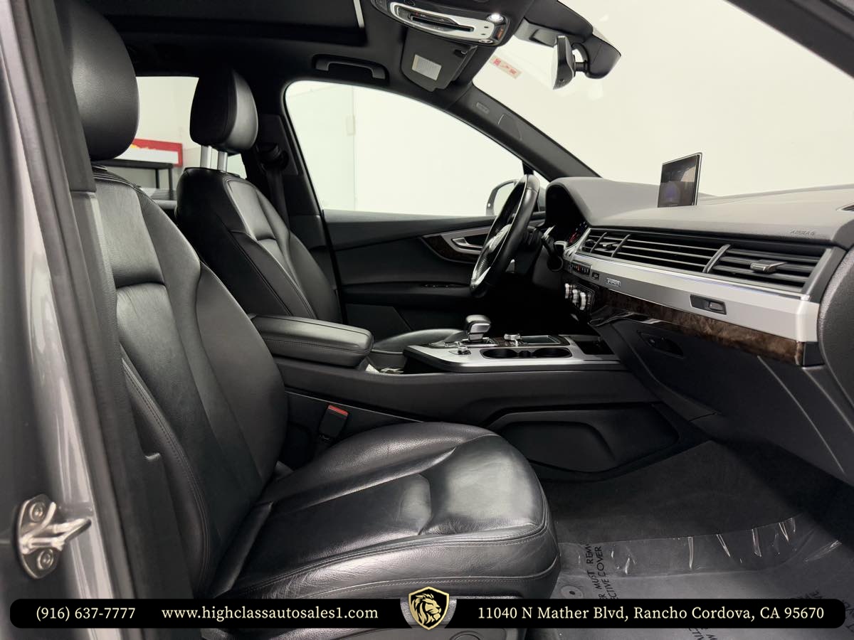 Vehicle image 19 of 52