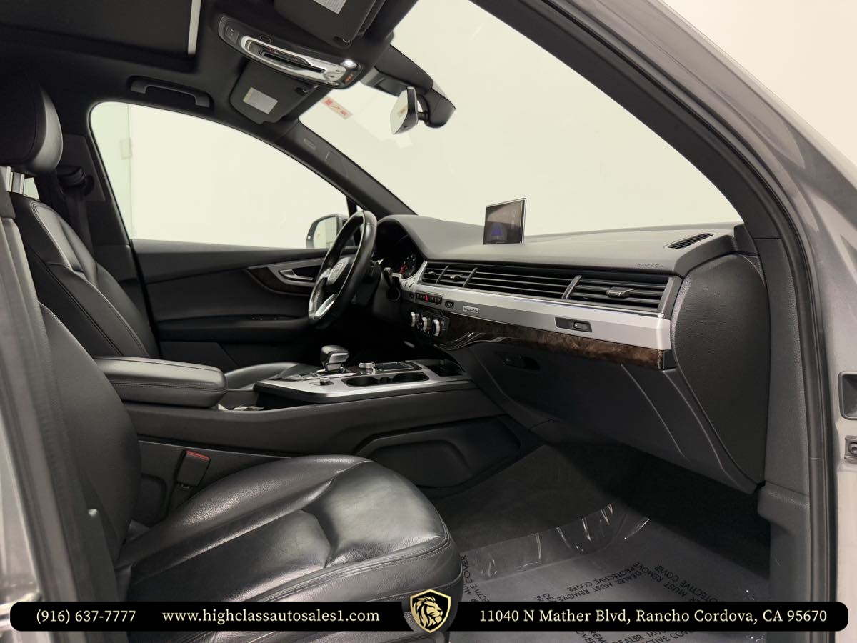 Vehicle image 21 of 52