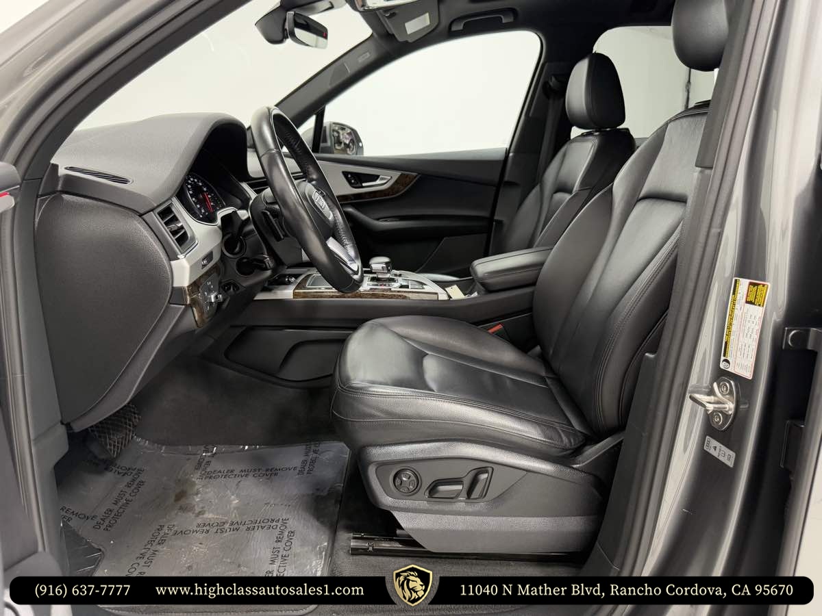 Vehicle image 15 of 52