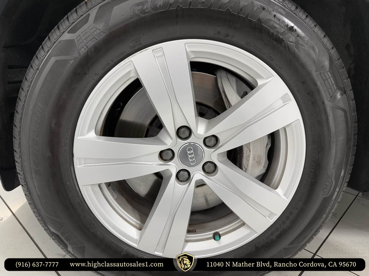 Vehicle image 49 of 52
