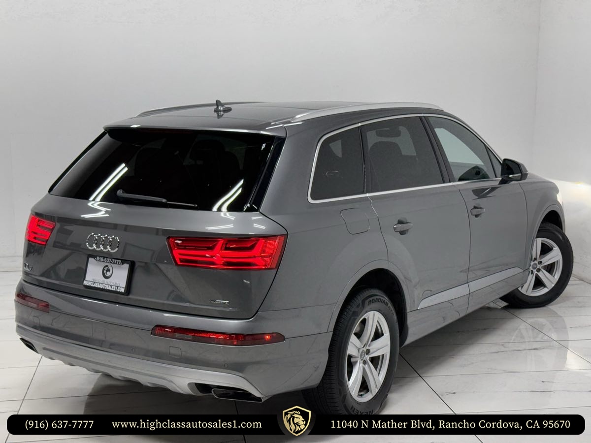 Vehicle image 7 of 52