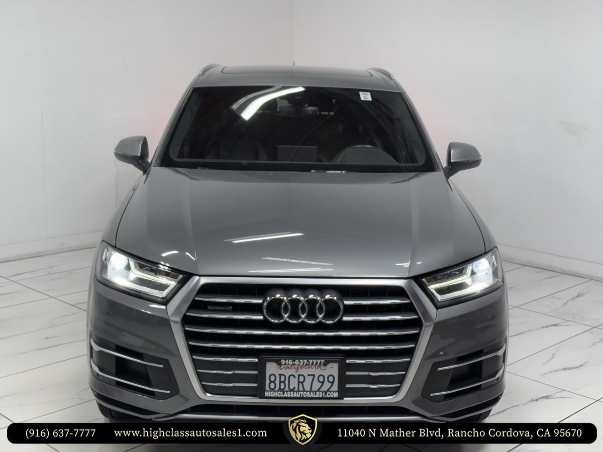 Vehicle image 4 of 52
