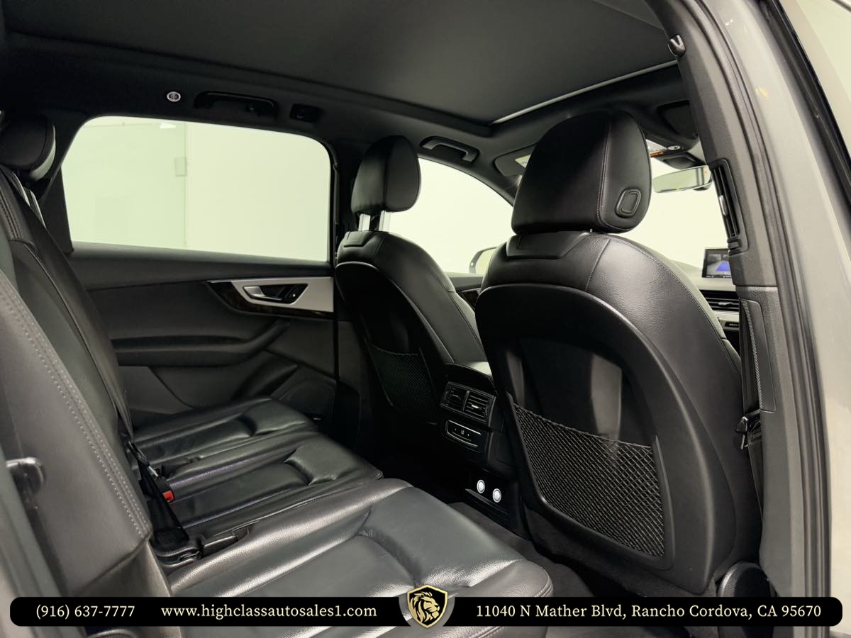 Vehicle image 29 of 52