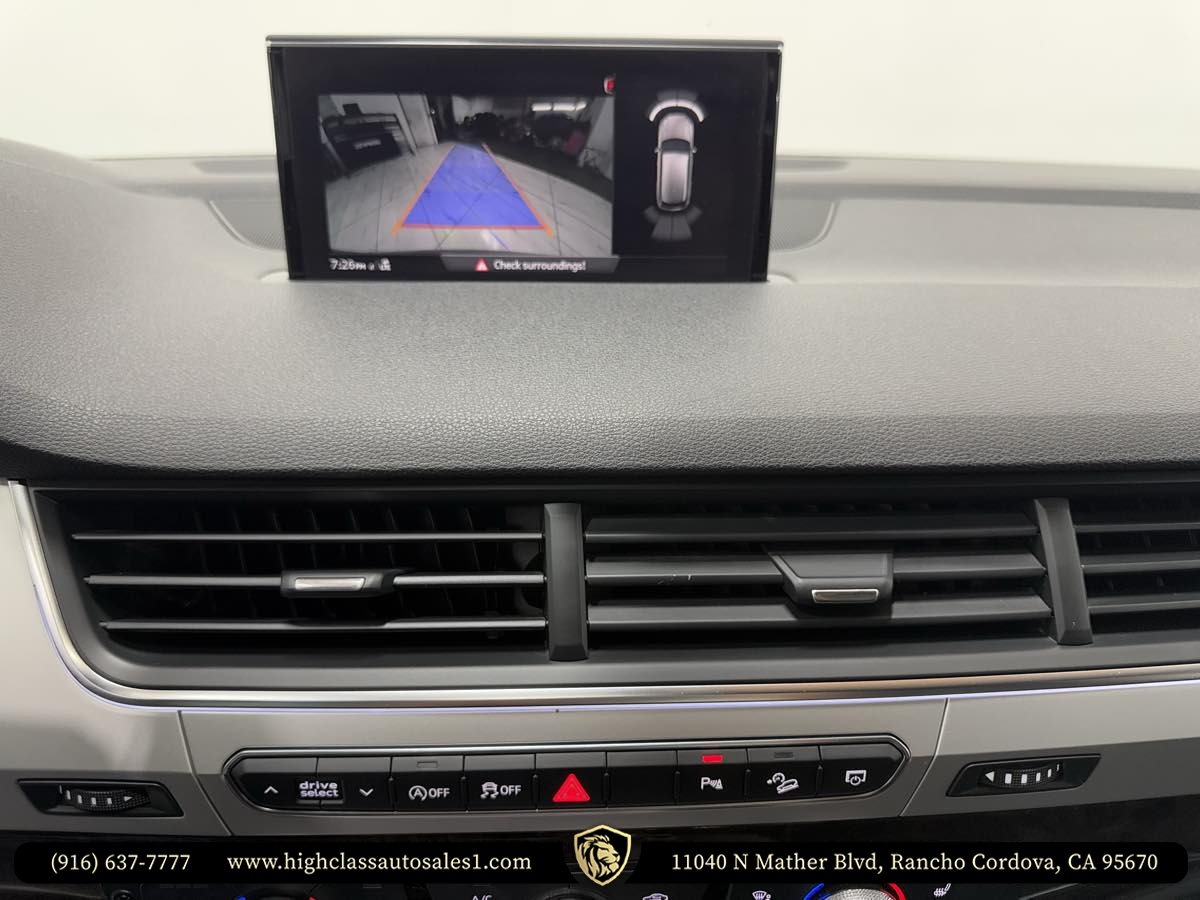 Vehicle image 36 of 52