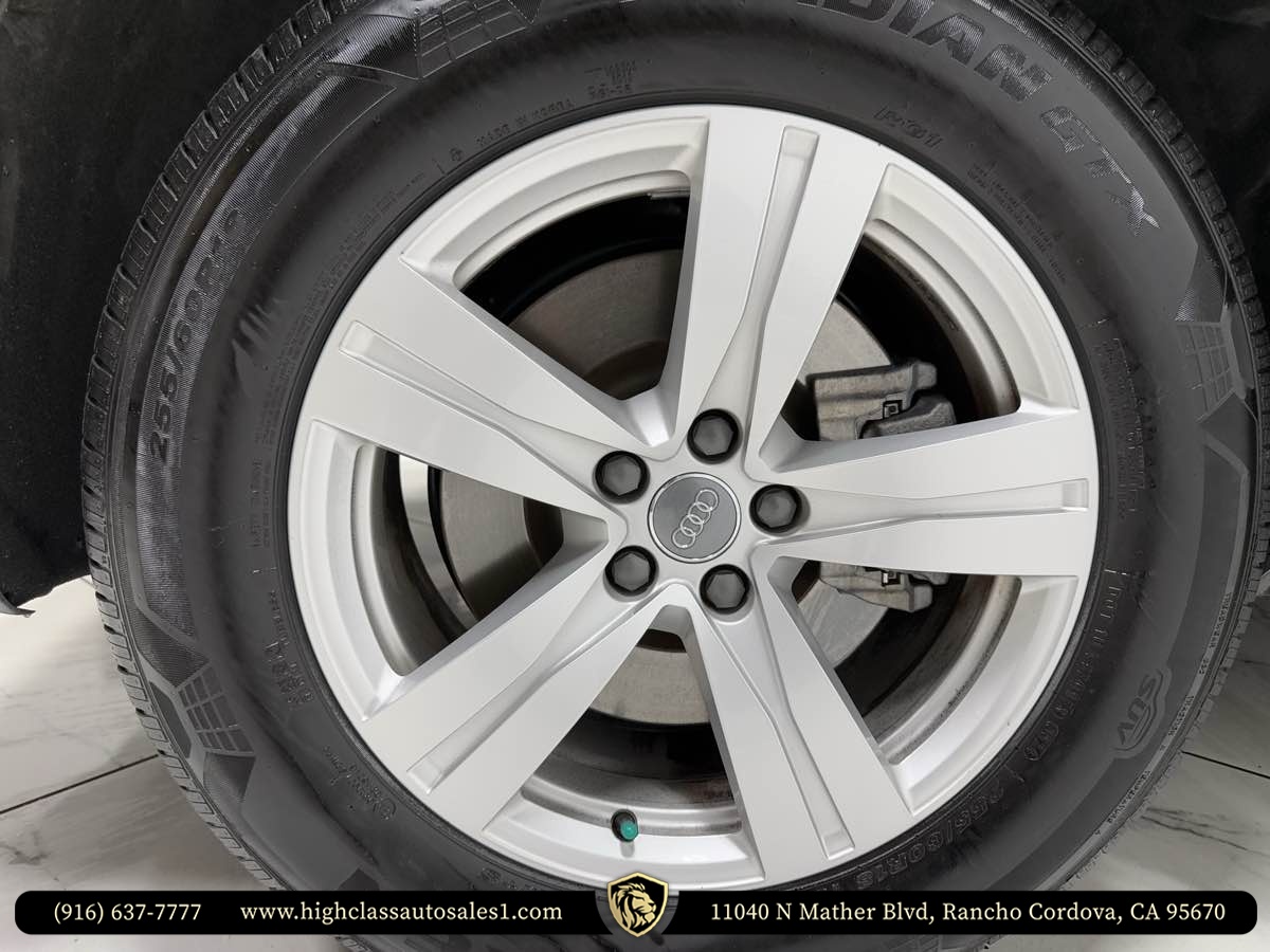 Vehicle image 51 of 52