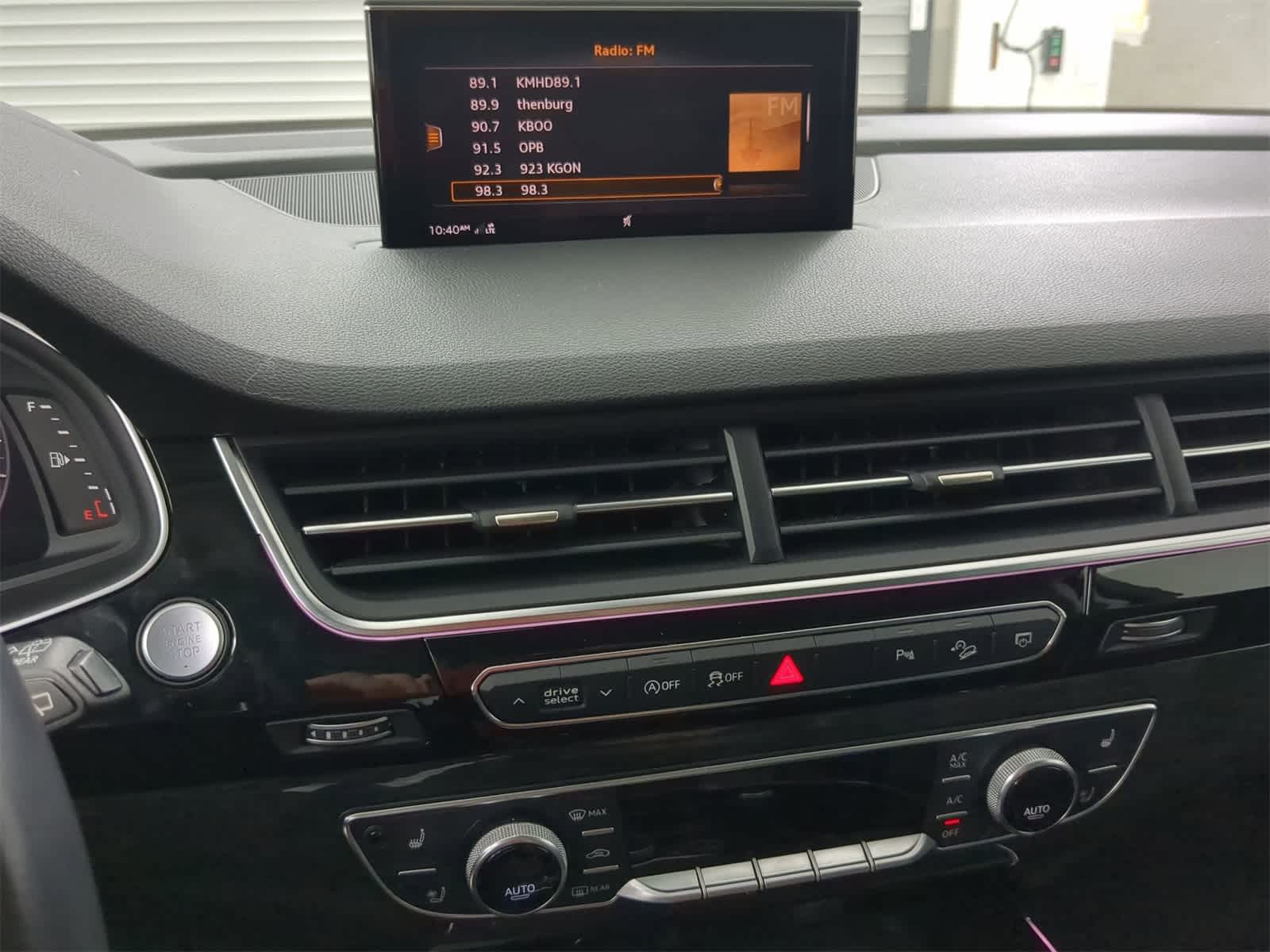 Vehicle image 21 of 37