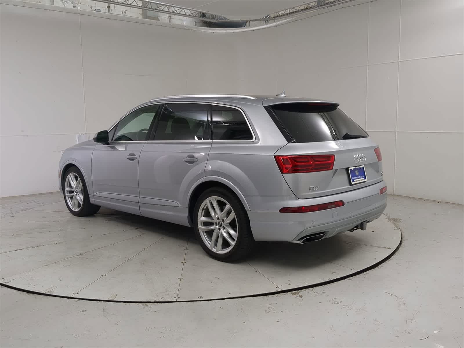 Vehicle image 7 of 37