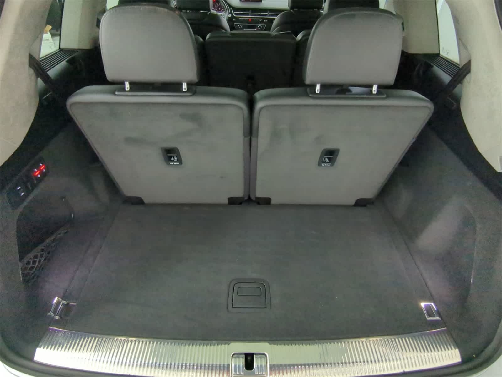 Vehicle image 11 of 37