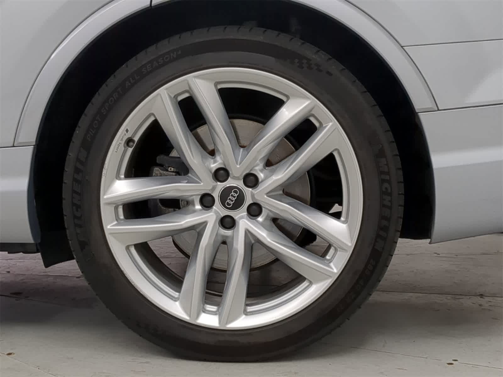 Vehicle image 10 of 37