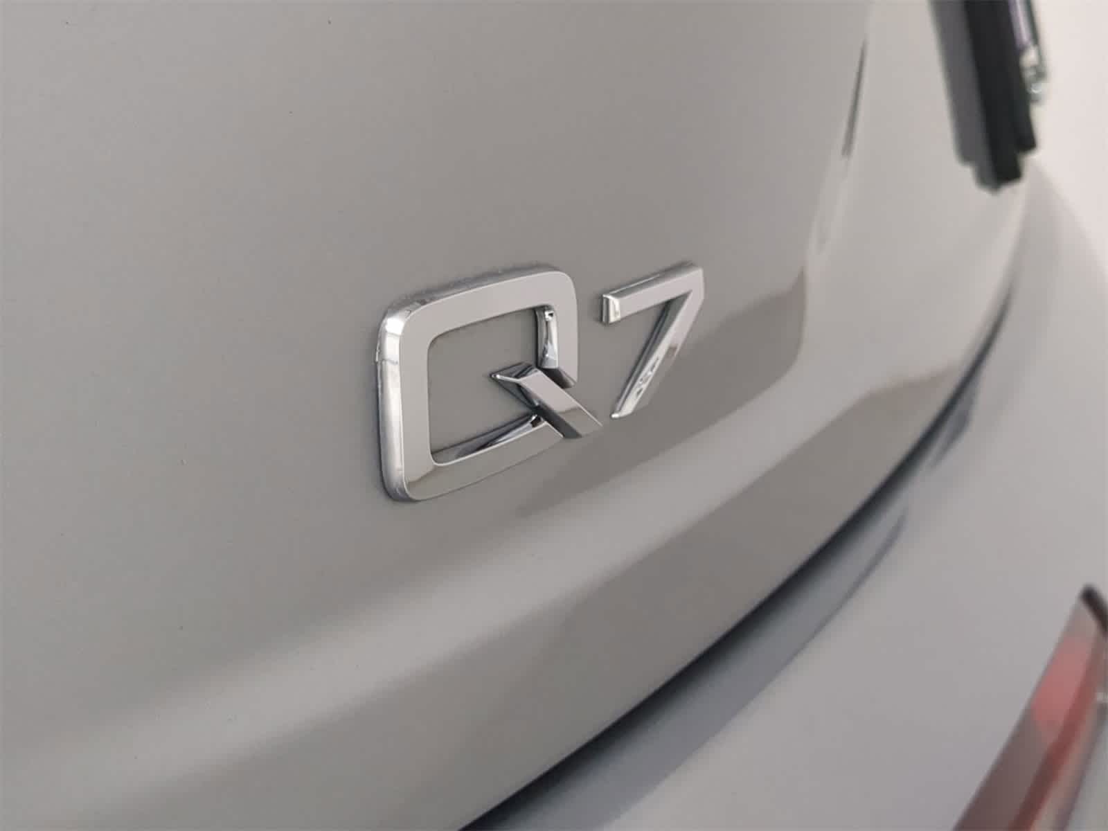 Vehicle image 31 of 37