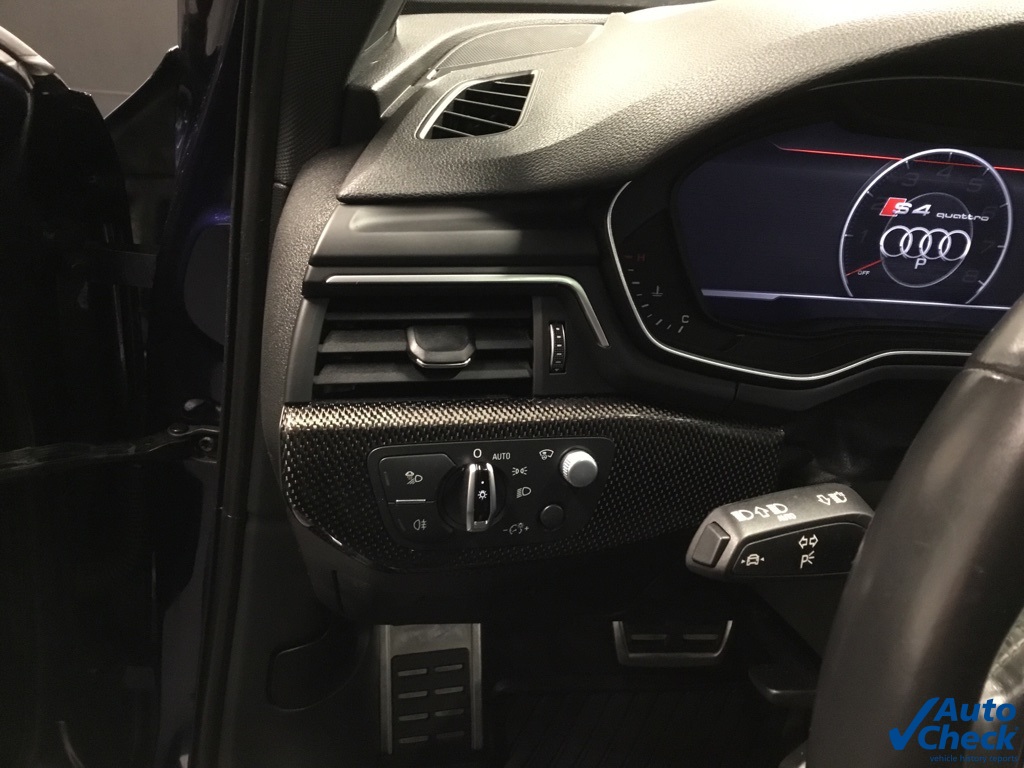 Vehicle image 40 of 51
