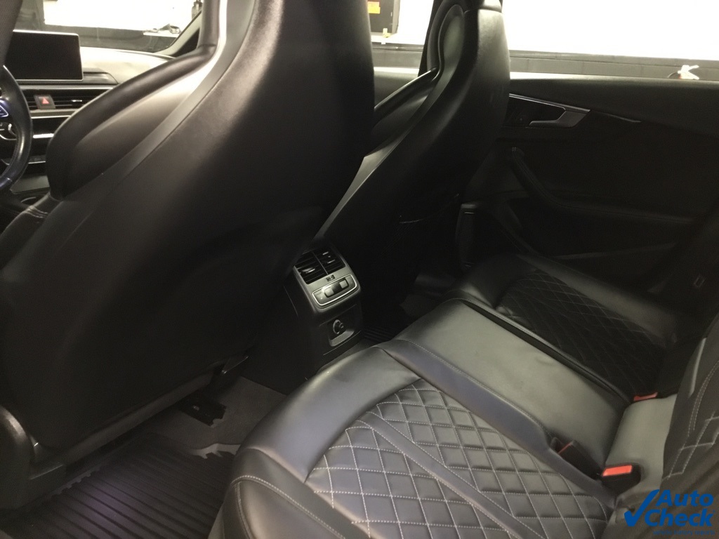 Vehicle image 26 of 51